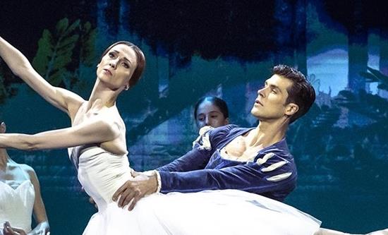 Traditional appointment with Roberto Bolle on Rai 1 